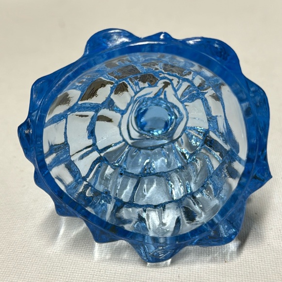 Boyd Ice Blue Glass Louise Figurine 4.25” tall - Picture 4 of 5